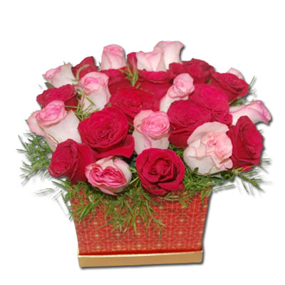 "Flower box with 50 Red and Pink Roses - code NB16 - Click here to View more details about this Product